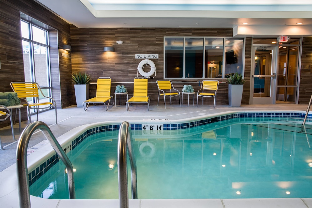 Fairfield Inn And Suites By Marriott Lincoln Southeast