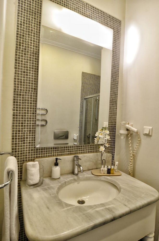 Kar-s Hotel 45/50