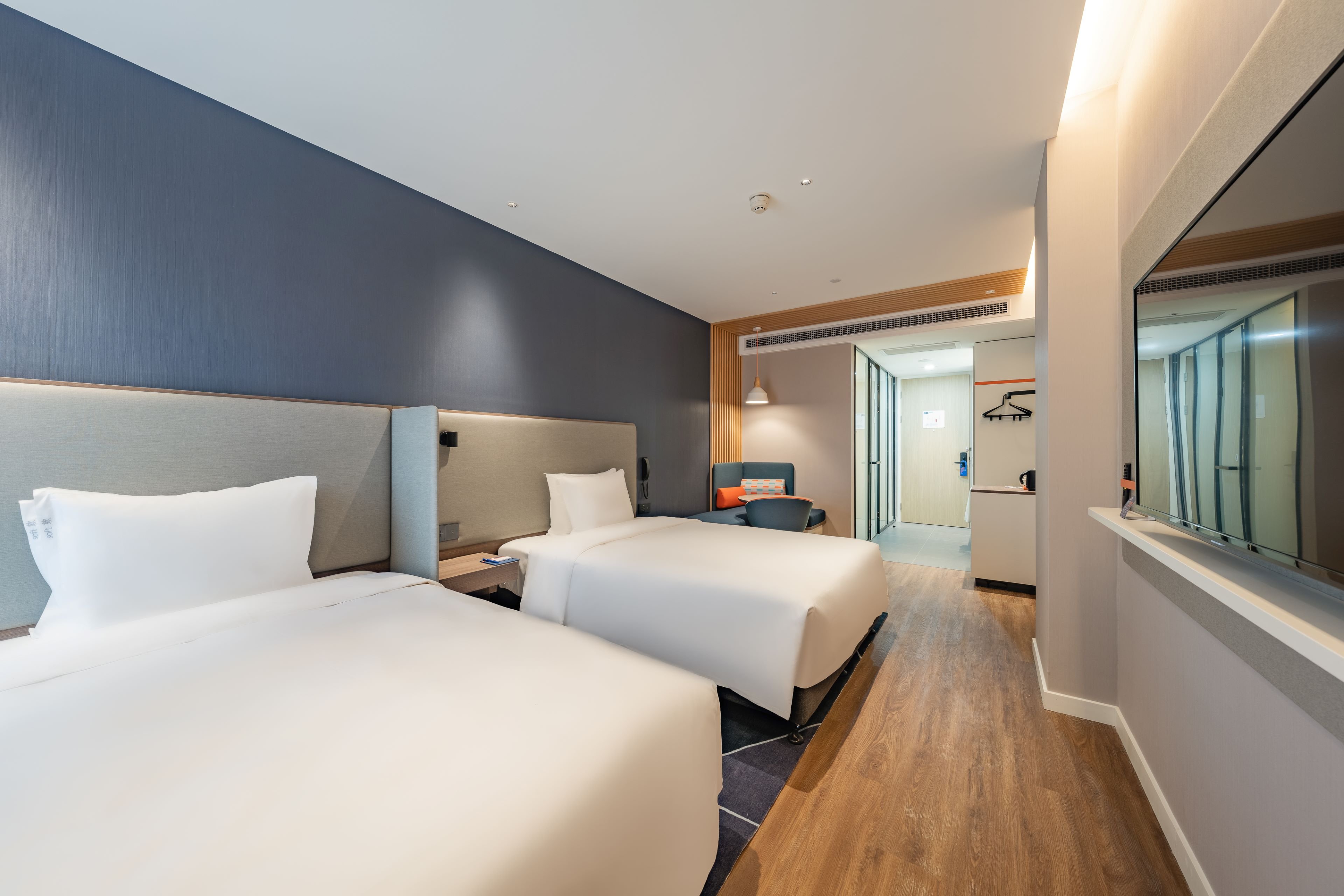 HOLIDAY INN EXPRESS Shanghai Expo Centre 16/50