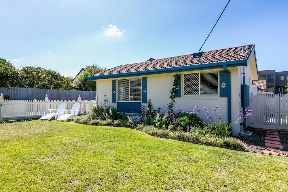 Beachfront Cottages Torquay 27/36