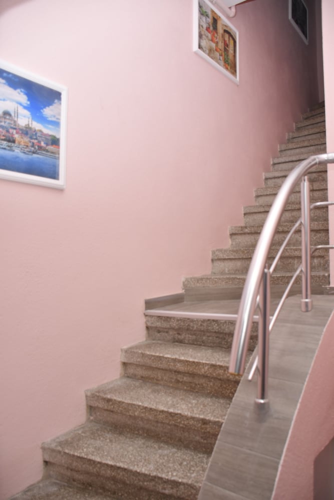 Hotel Arinna 18/25