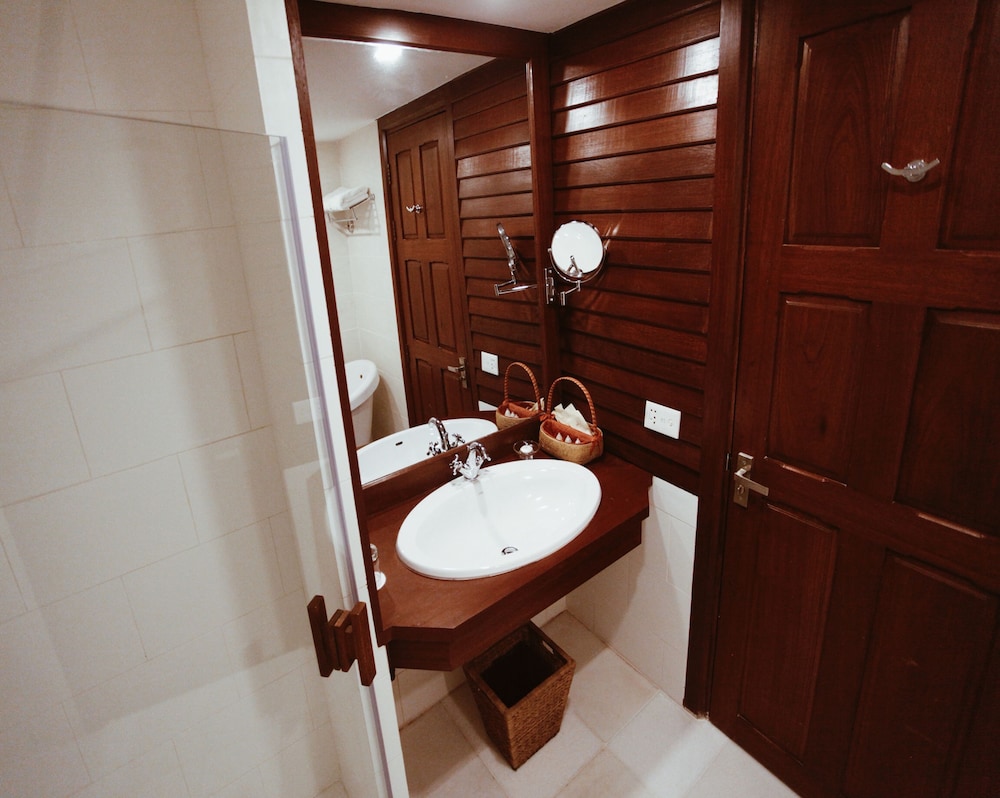 Royal Angkor Resort & Spa 61/62