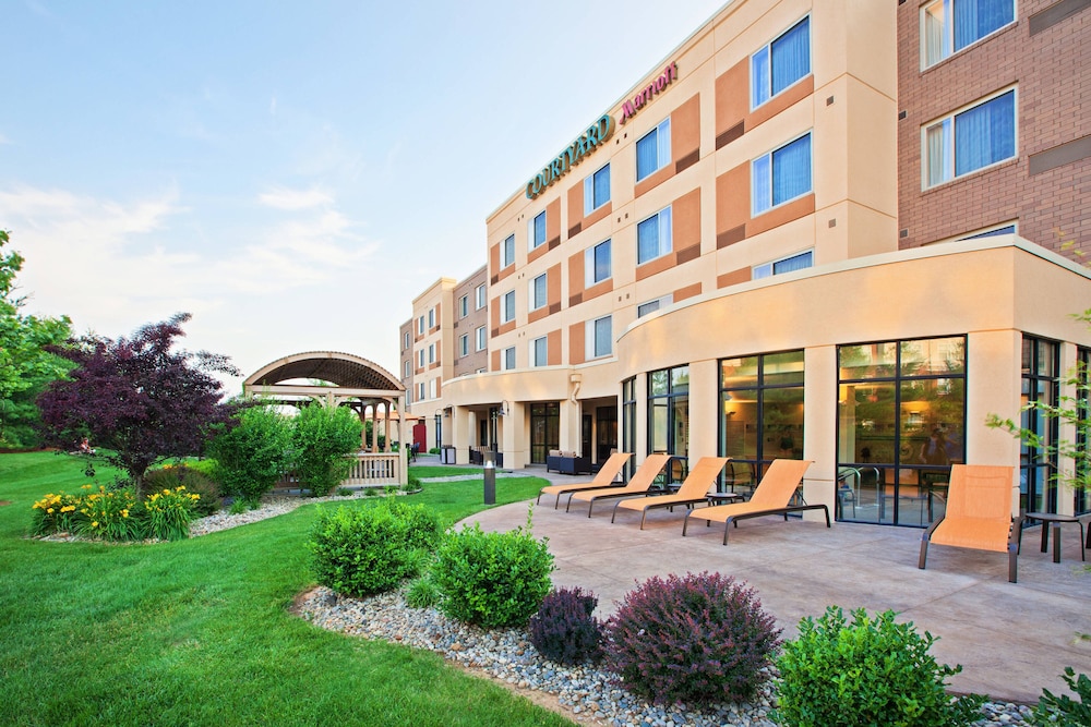 Courtyard by Marriott Louisville Northeast in LOUISVILLE - KY