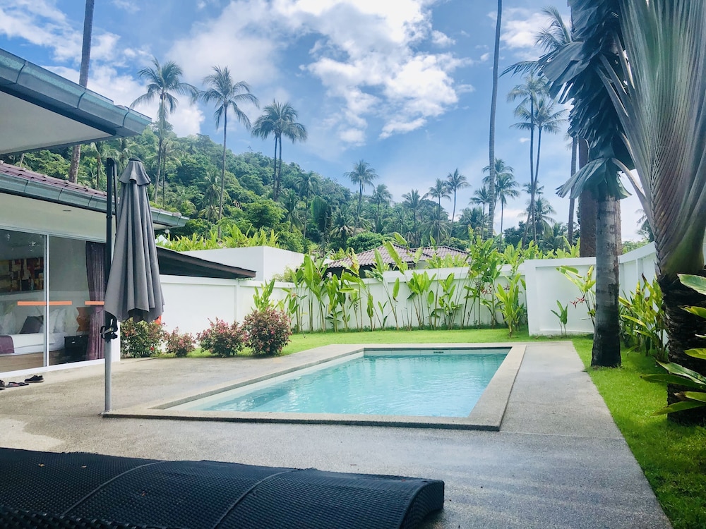 Sawan Pool Villas Residence 22/25