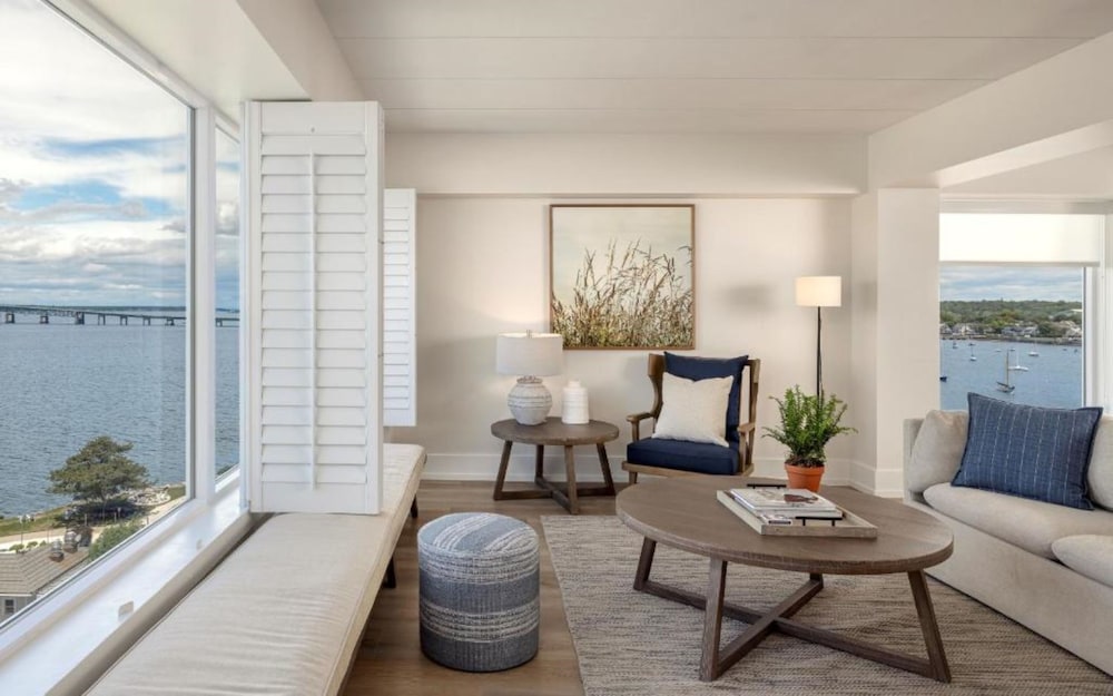 Newport Harbor Island Resort 48/66