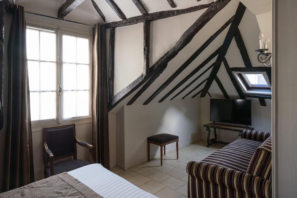 HOTEL SAINT-LOUIS MARAIS 33/68