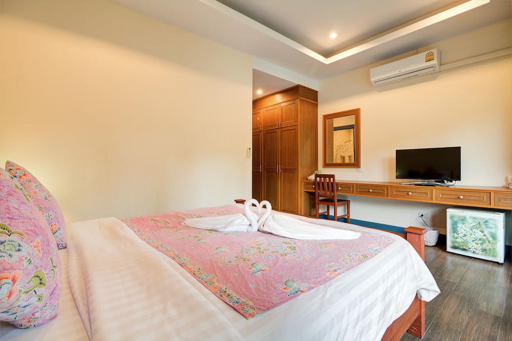 Baan Patcharintorn Samui 8/29