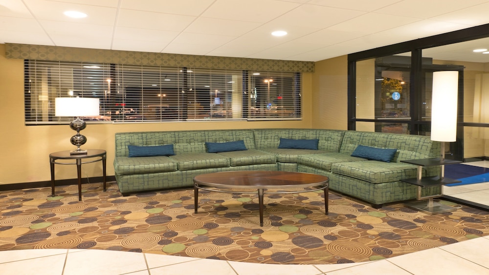 Holiday Inn Express Hotel Suites Colby 42/60