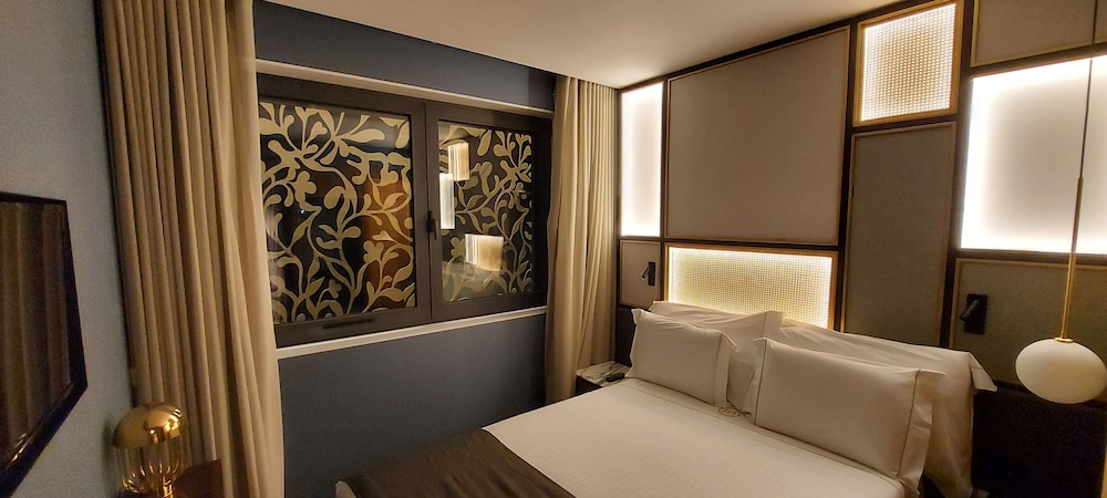 Metier Boutique Hotel 35/76