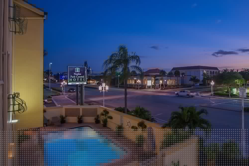 Naples Park Central Hotel 44/50