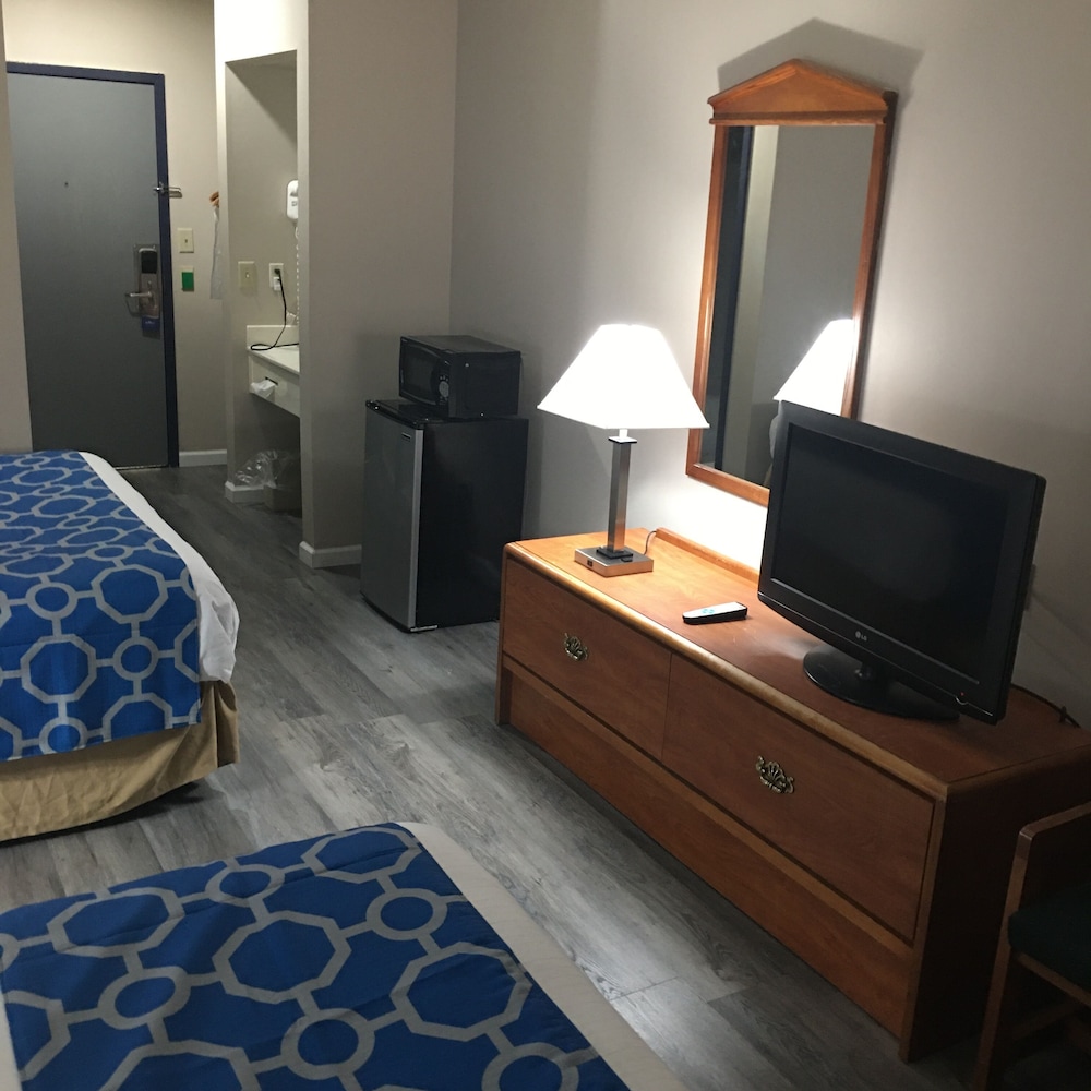 Baymont by Wyndham Adairsville 12/41