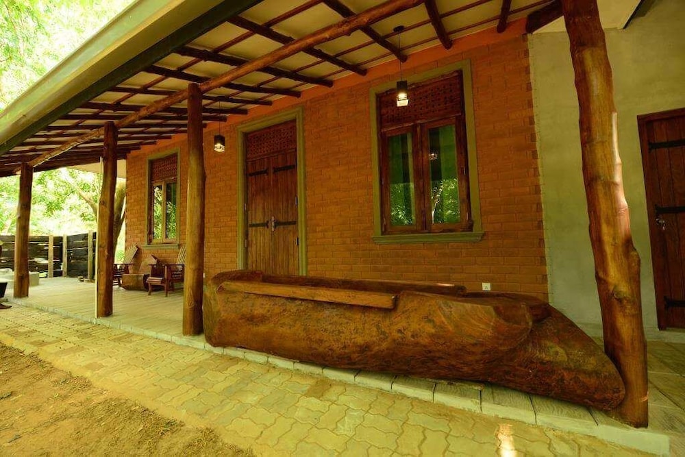 Nil Diya Mankada Safari Lodge 42/50