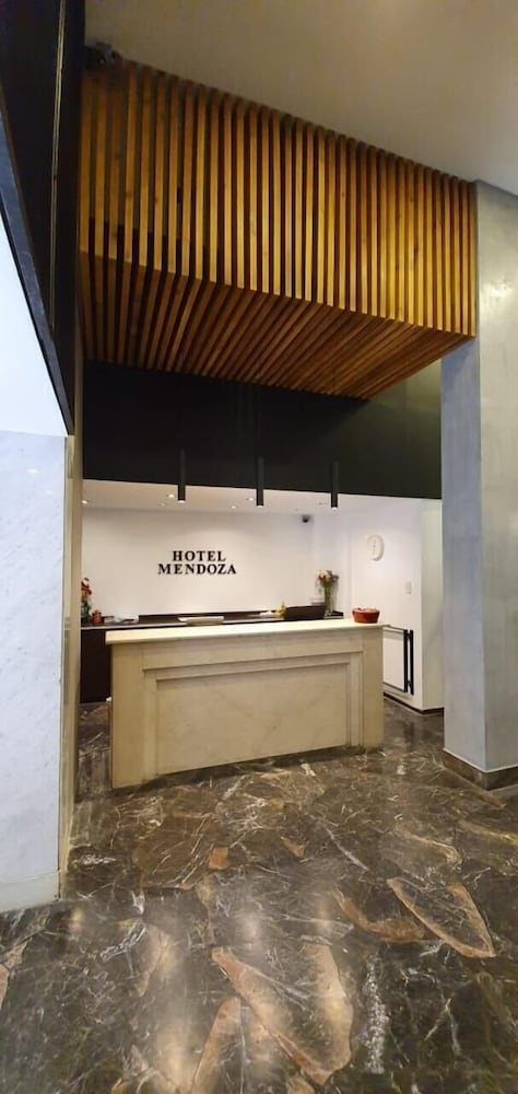 Mendoza Hotel 2/66