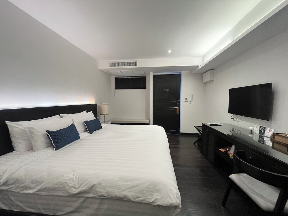 Cheeva Dee Hotel 39/75