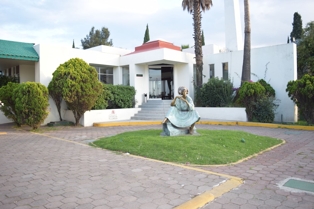 Hotel La Joya 54/62