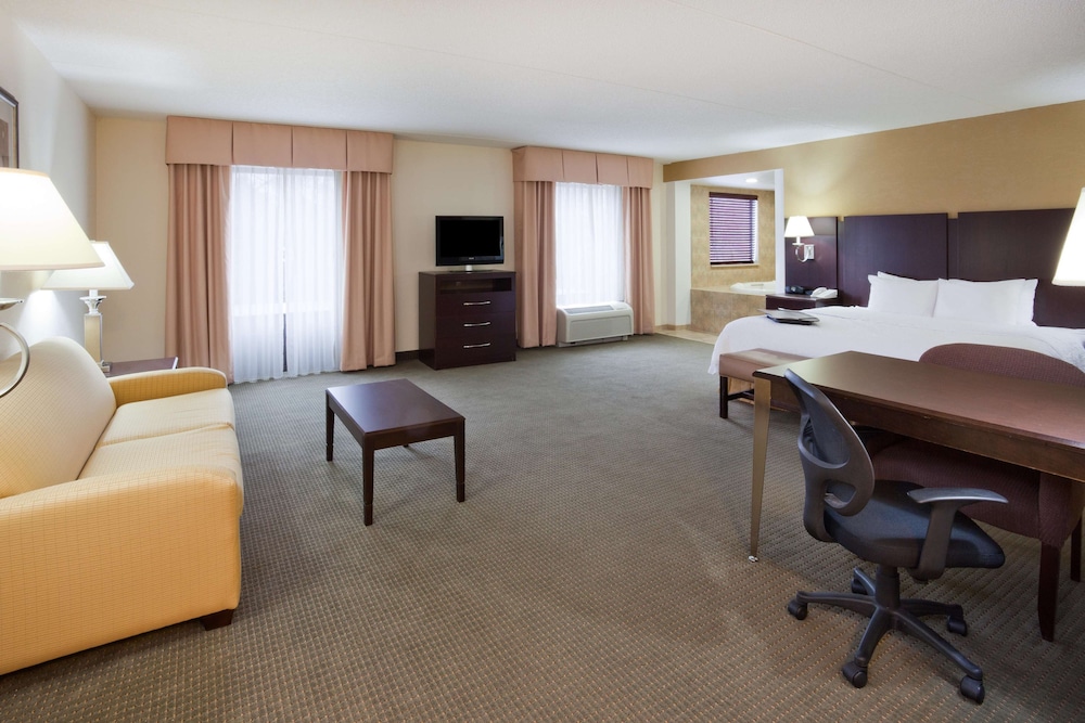 Hampton Inn & Suites Lino Lakes 36/41