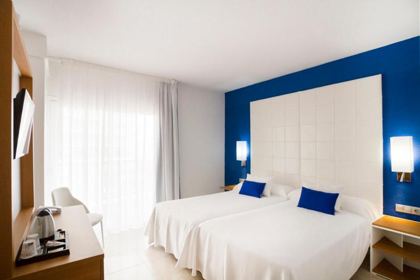 Room, Triple, Lateral Side Sea View، Ibersol Torremolinos Beach 3/10