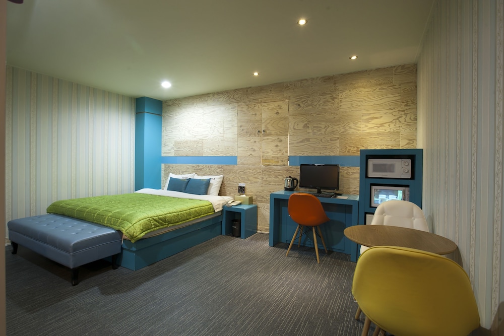 Max Motel 54/66