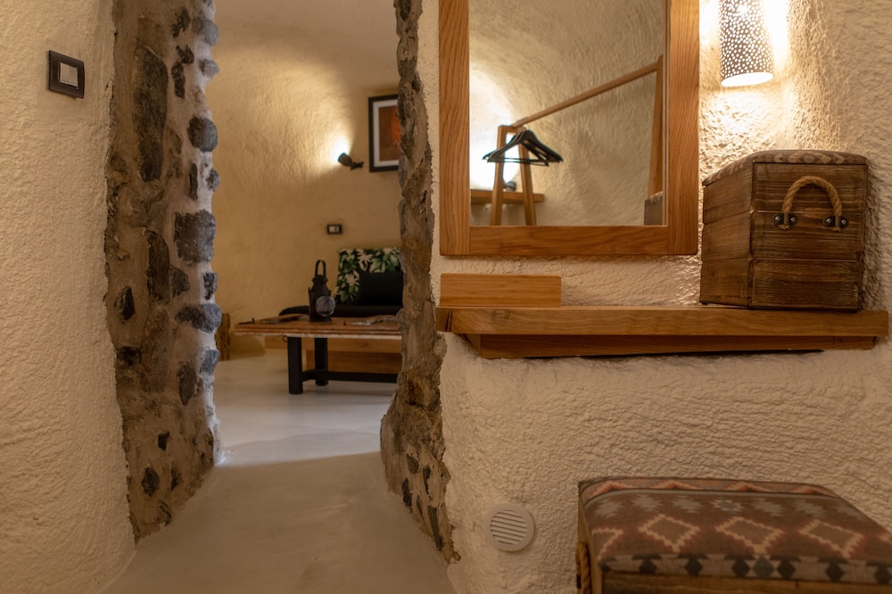 Nalas Cave Suite - Adults Only 2/50