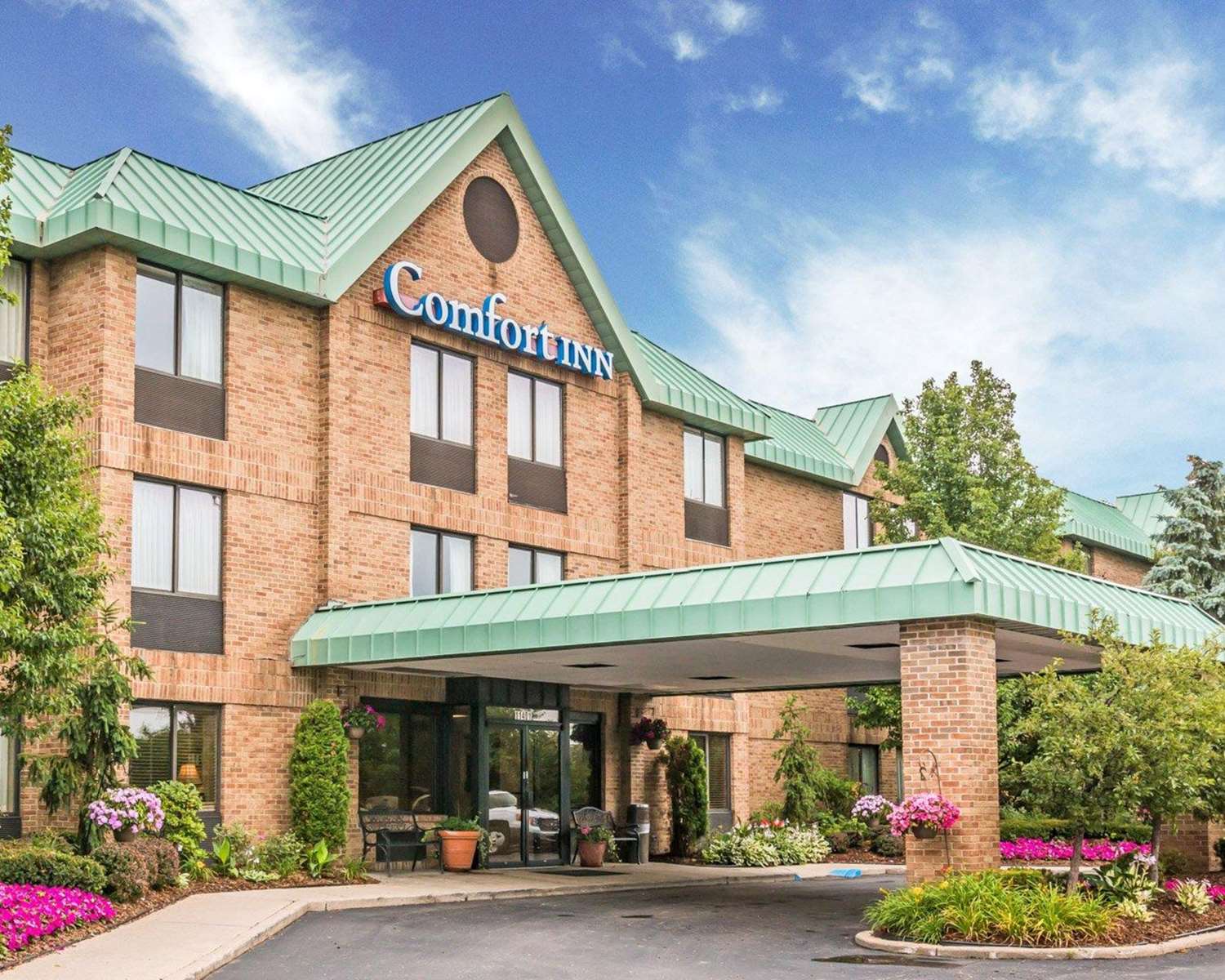 Wingate by Wyndham Utica 2/22