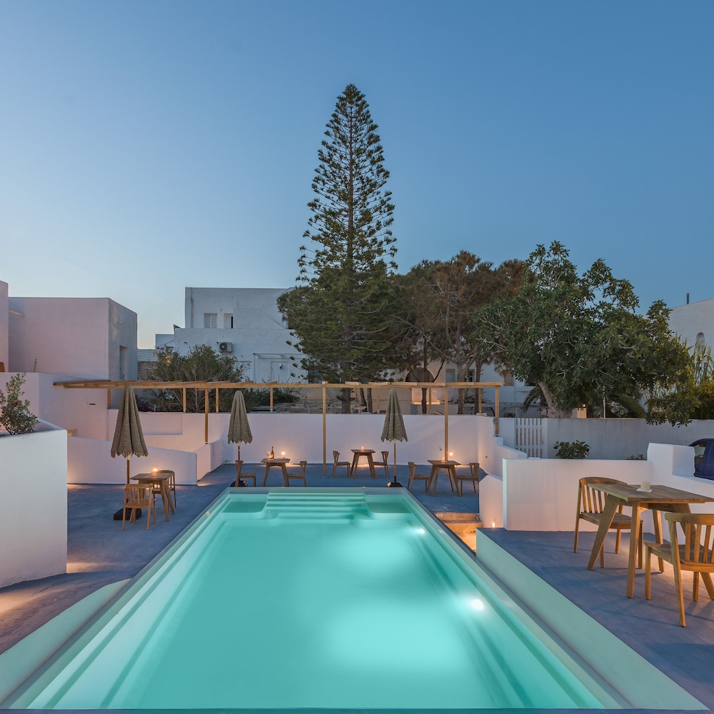 Voca Hotel & Suites 25/40