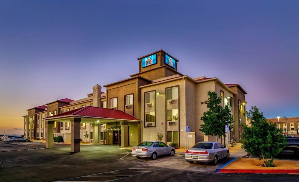 Motel6 Hesperia, CA - West Main Street - I-15 45/60