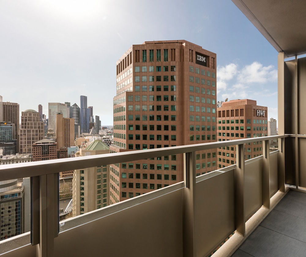 Oaks Melbourne Southbank Suites 1/47
