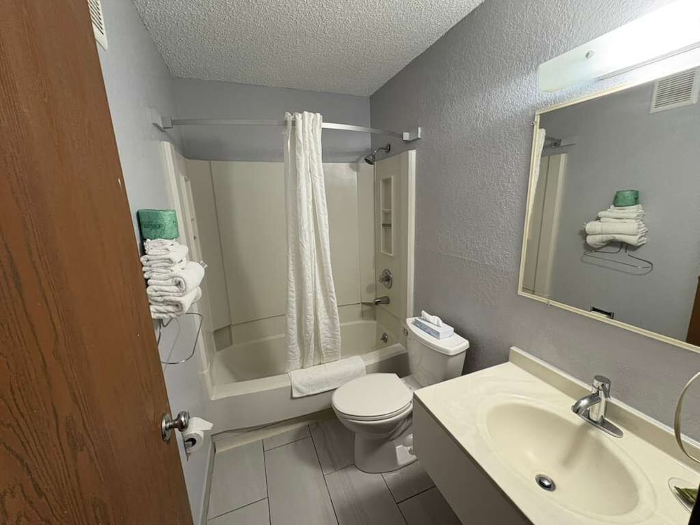 Corning Inn 46/48
