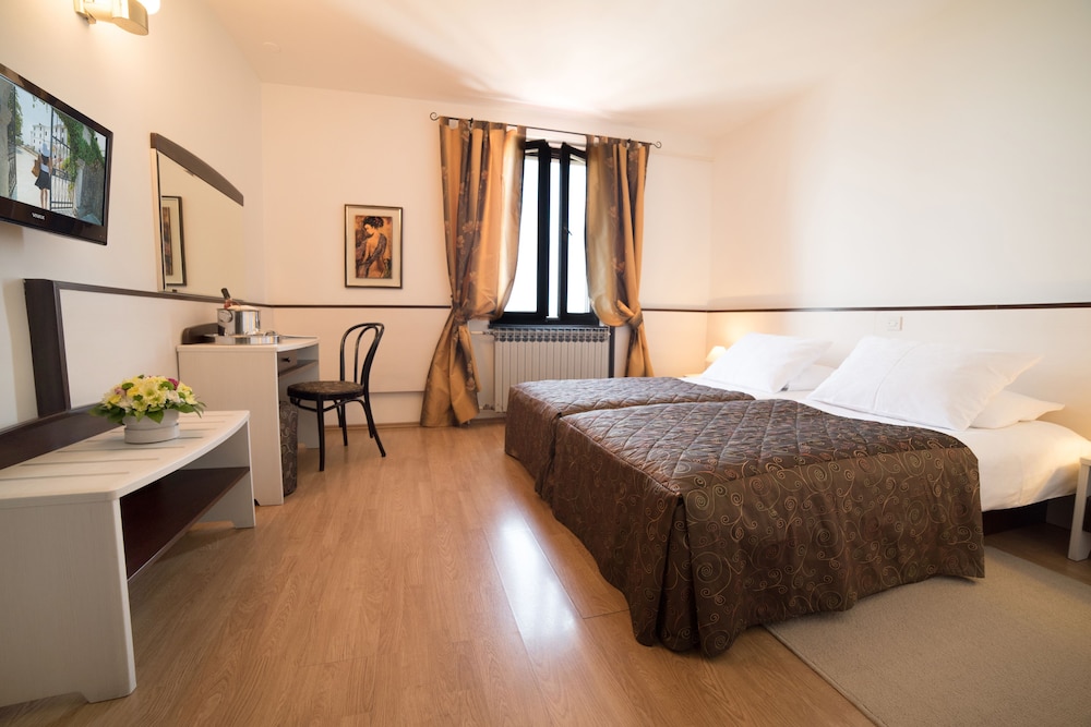 Hotel Kastel 11/30