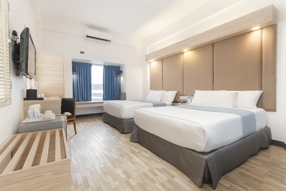 Microtel by Wyndham Mall of Asia 9/44