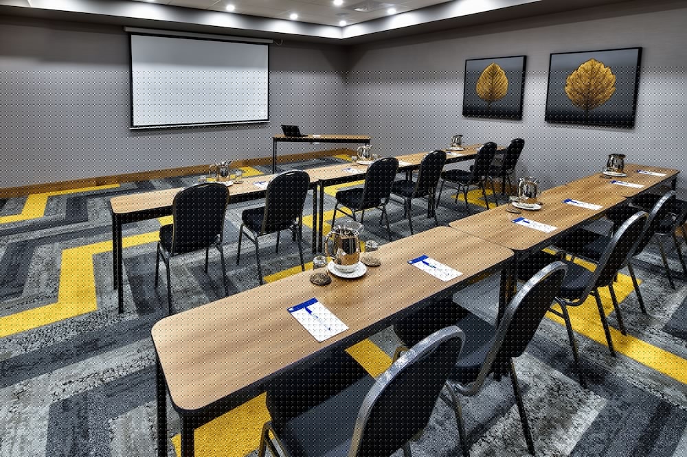 Holiday Inn Express Suites Trois Rivieres Ouest 58/72