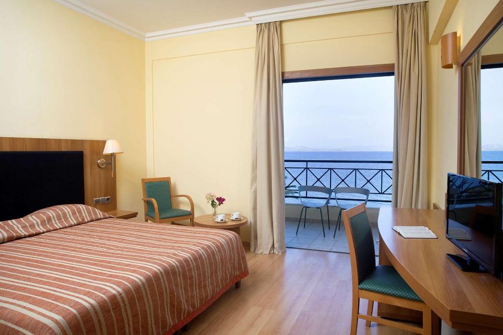 Premium, Suite, King Bed, Lateral Side Sea View, Sofa