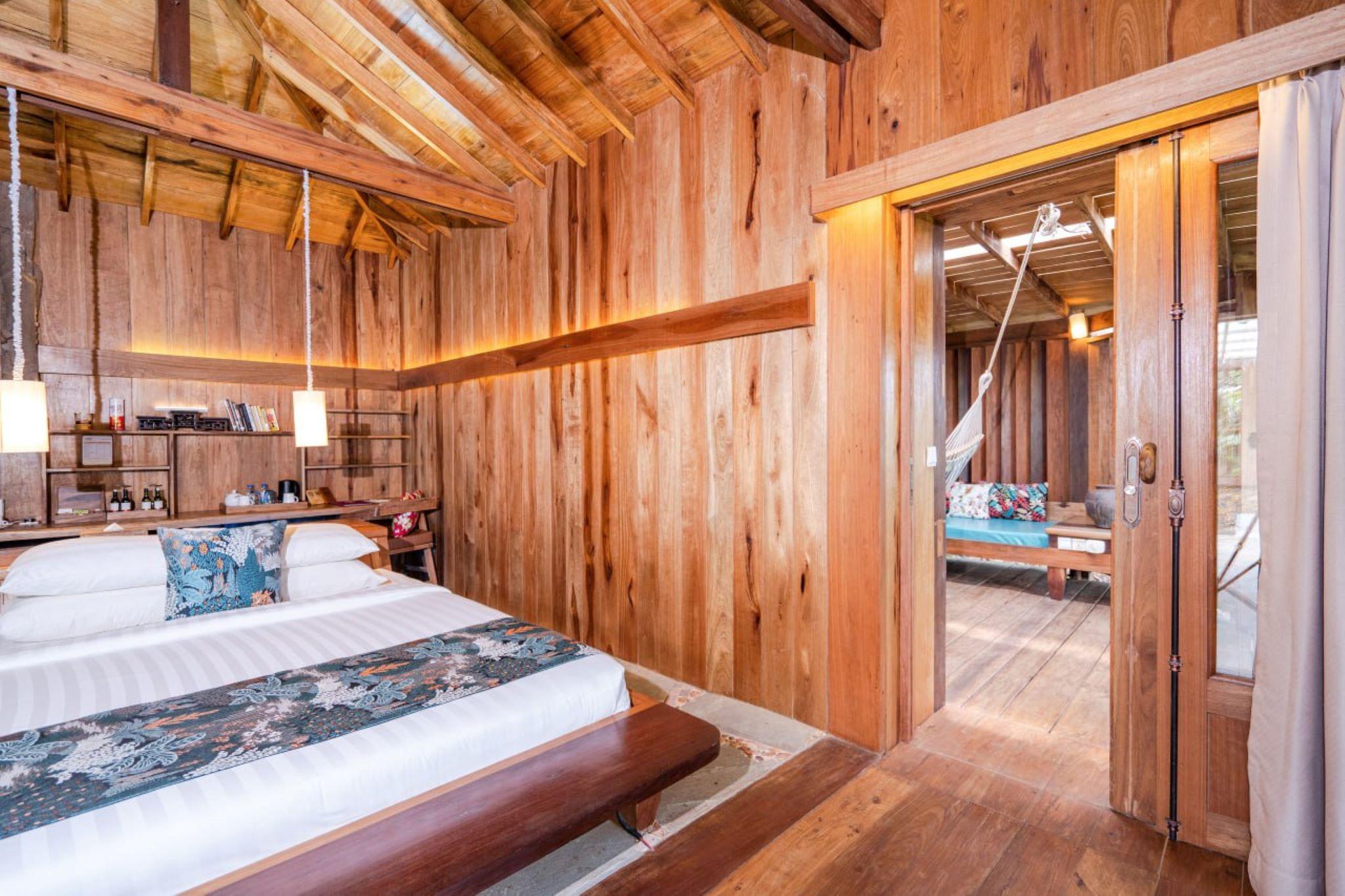 Deluxe, Suite, Bungalow, King Bed, 2 Sofa