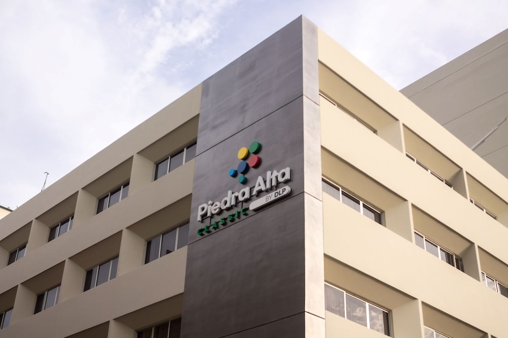 Hoteles Piedra Alta by De Los Perez 42/48