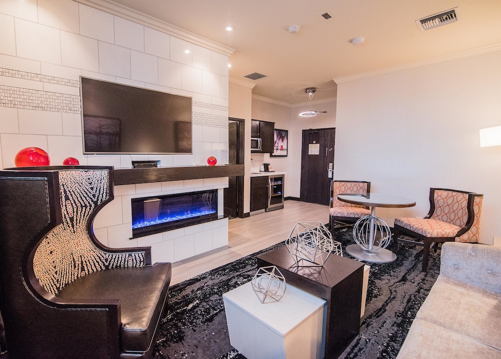 Best Western Plus Redondo Beach Inn 26/34
