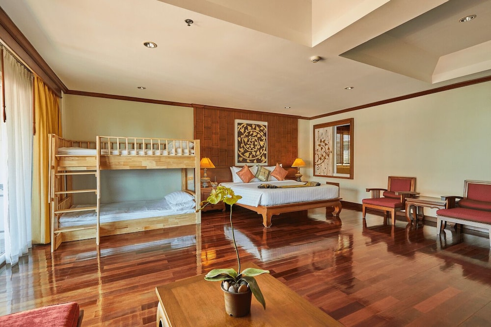 Avalon Beach Resort 54/74