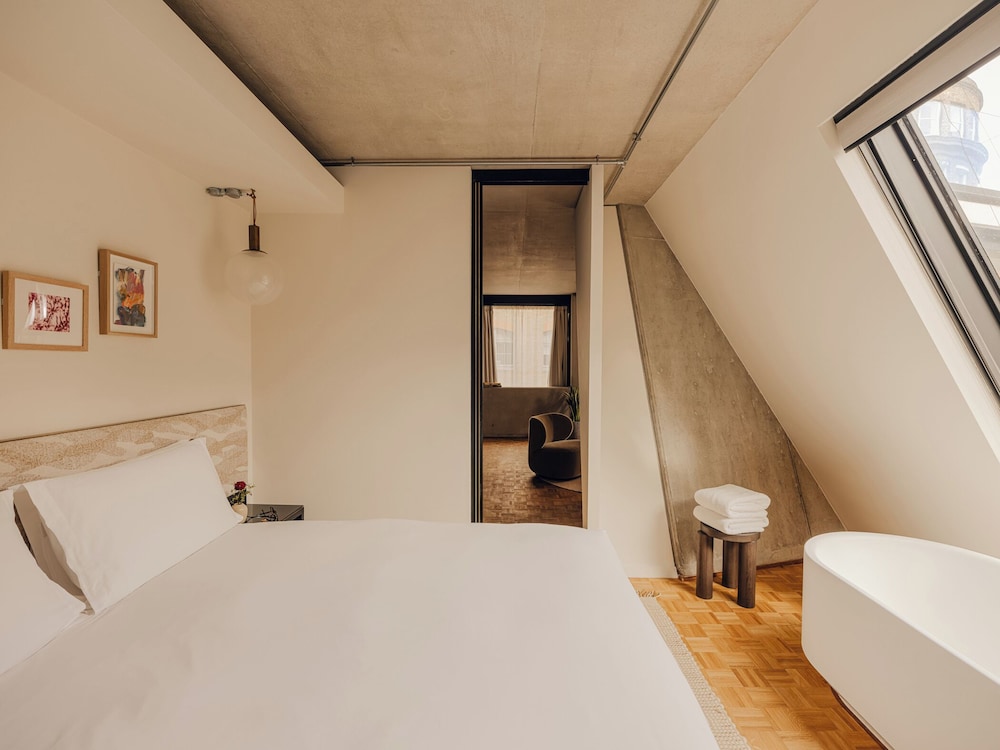 Shoreditch Balcony Suite