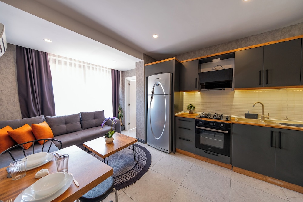 Mrt Suites Lara 15/50