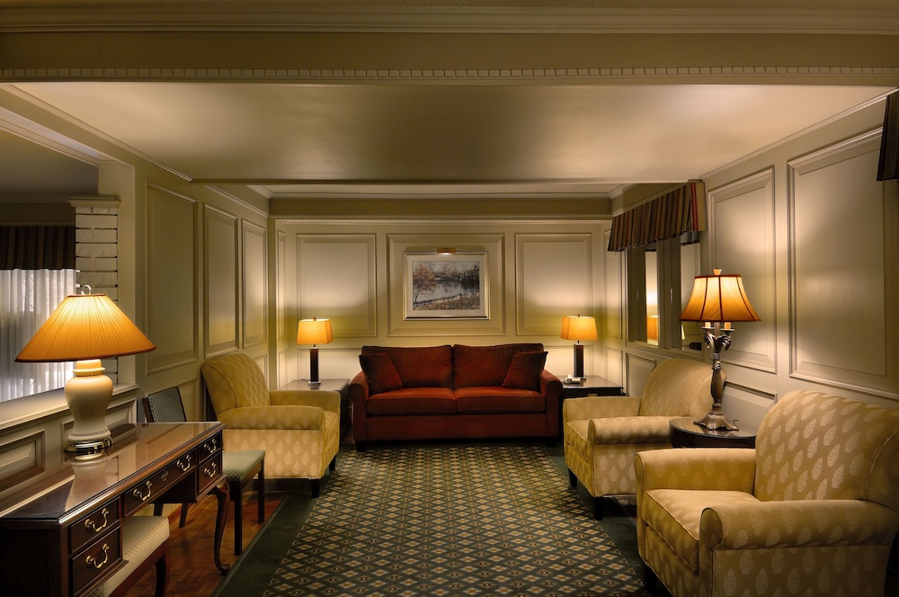 Royal Scot Hotel & Suites, Trademark Collection by Wyndham 49/76