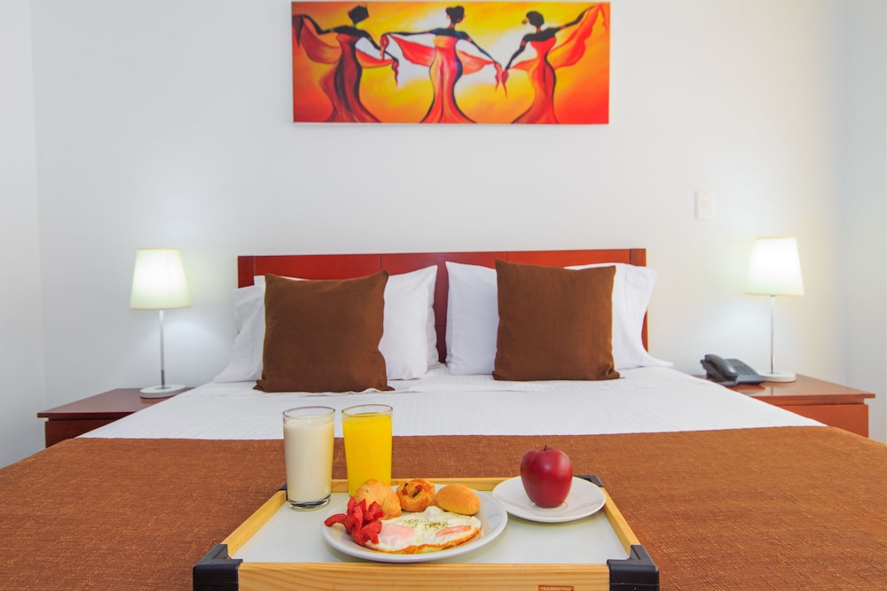 122 Plaza Apartahotel 49/56