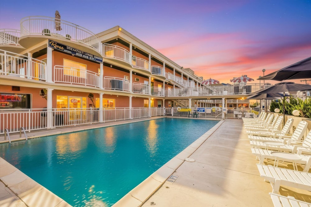 Coliseum Ocean Resort 4/64