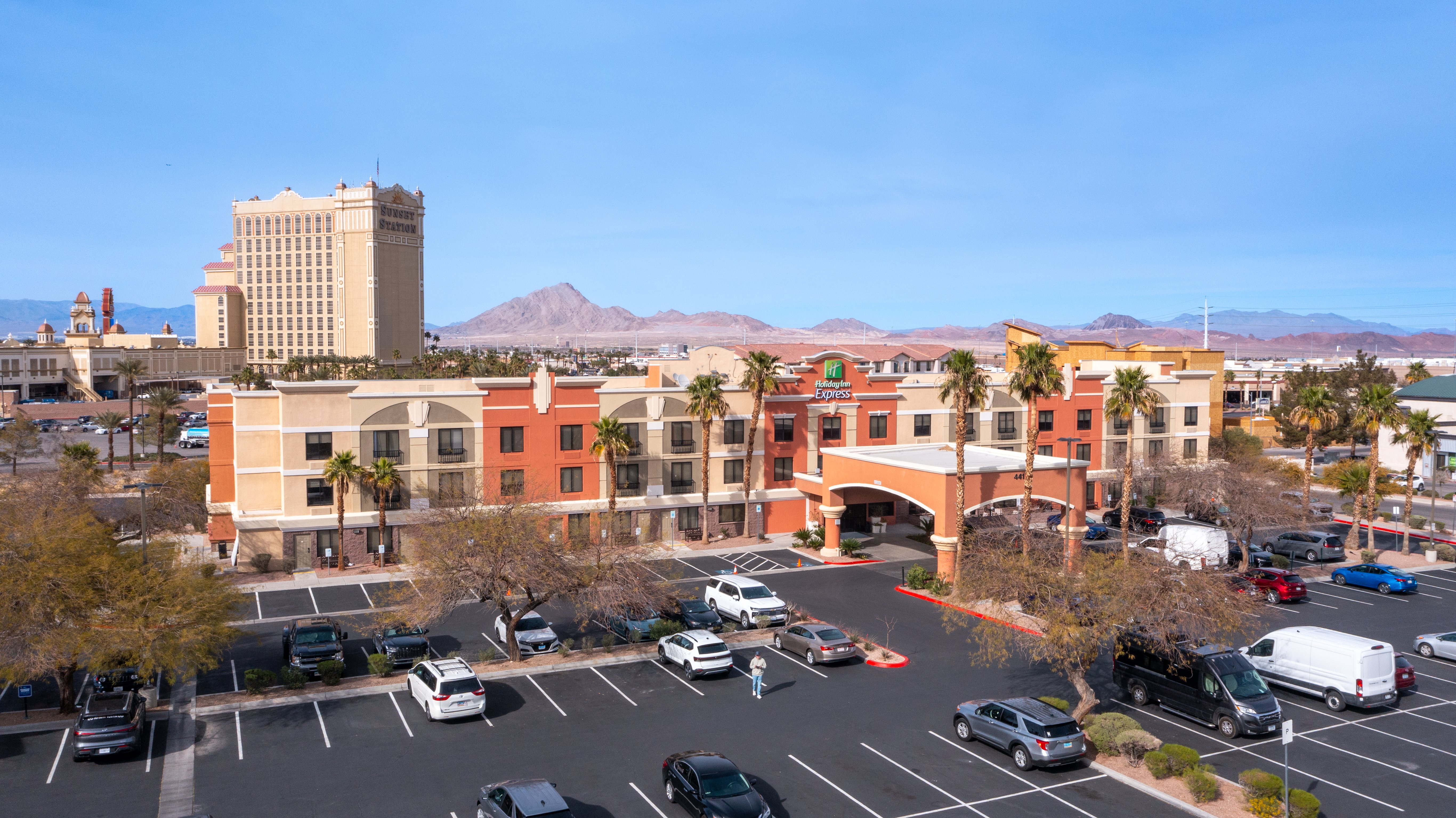 Holiday Inn Express Hotel & Suites Henderson 67/71