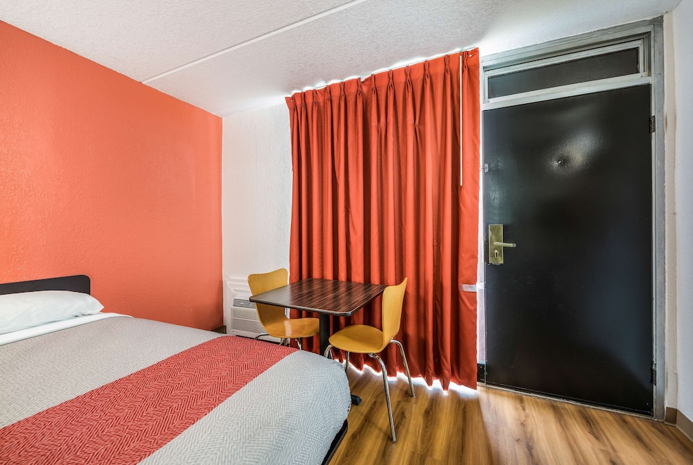Motel6 Henderson, TX 22/44