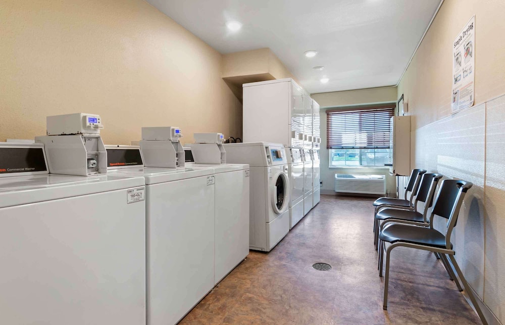 Extended Stay America Select Suites - Kansas City - South - I-49 20/42