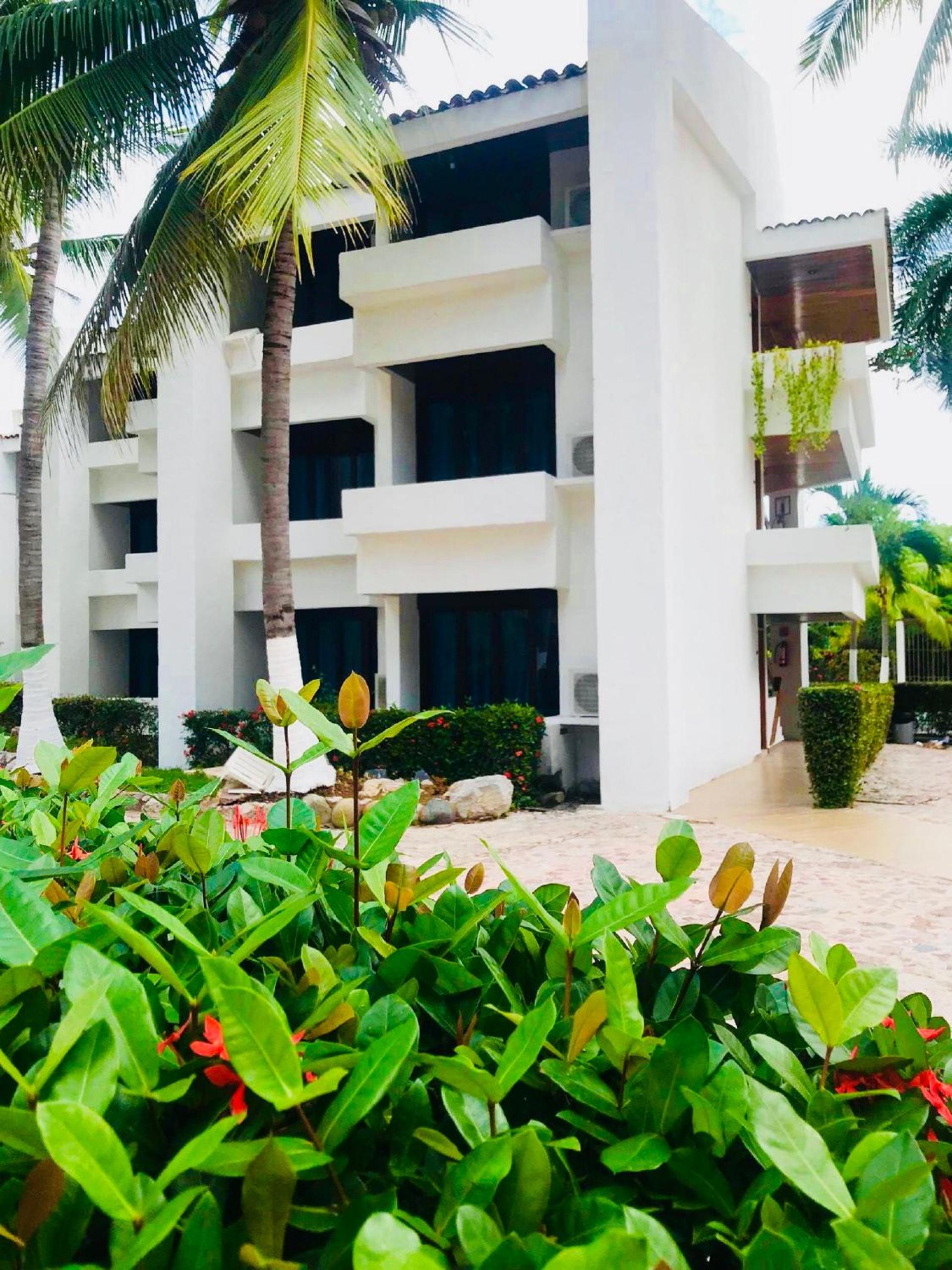 Ixtapa Palace Resort 37/47
