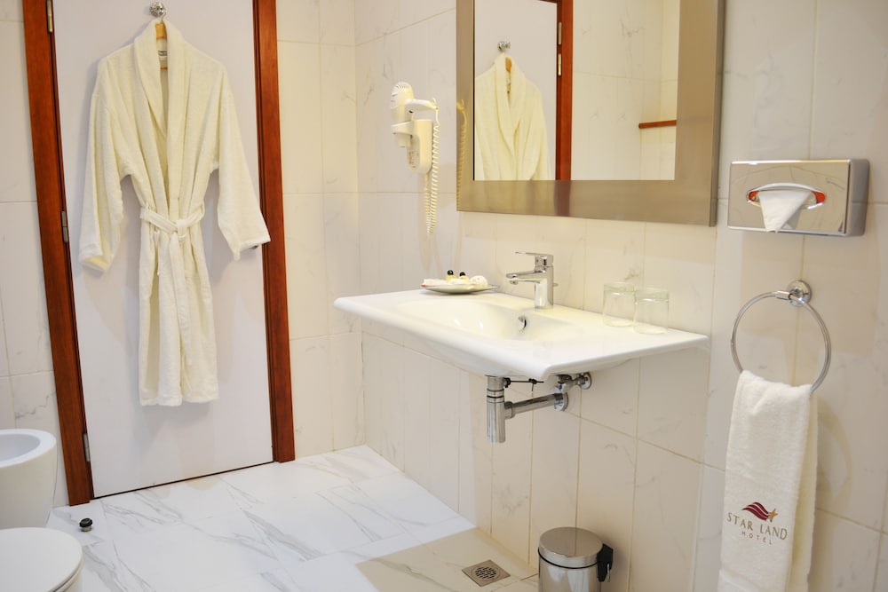 Star Land Hotel 10/60