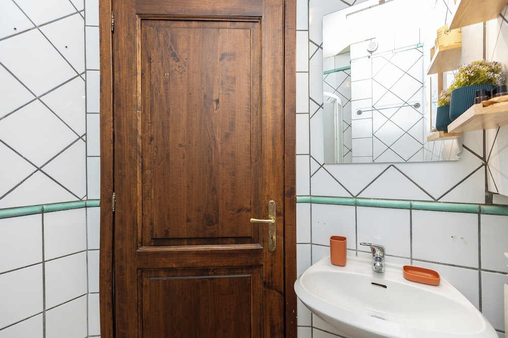 Rental In Rome Rosselli Palace Apartment 5 47/49