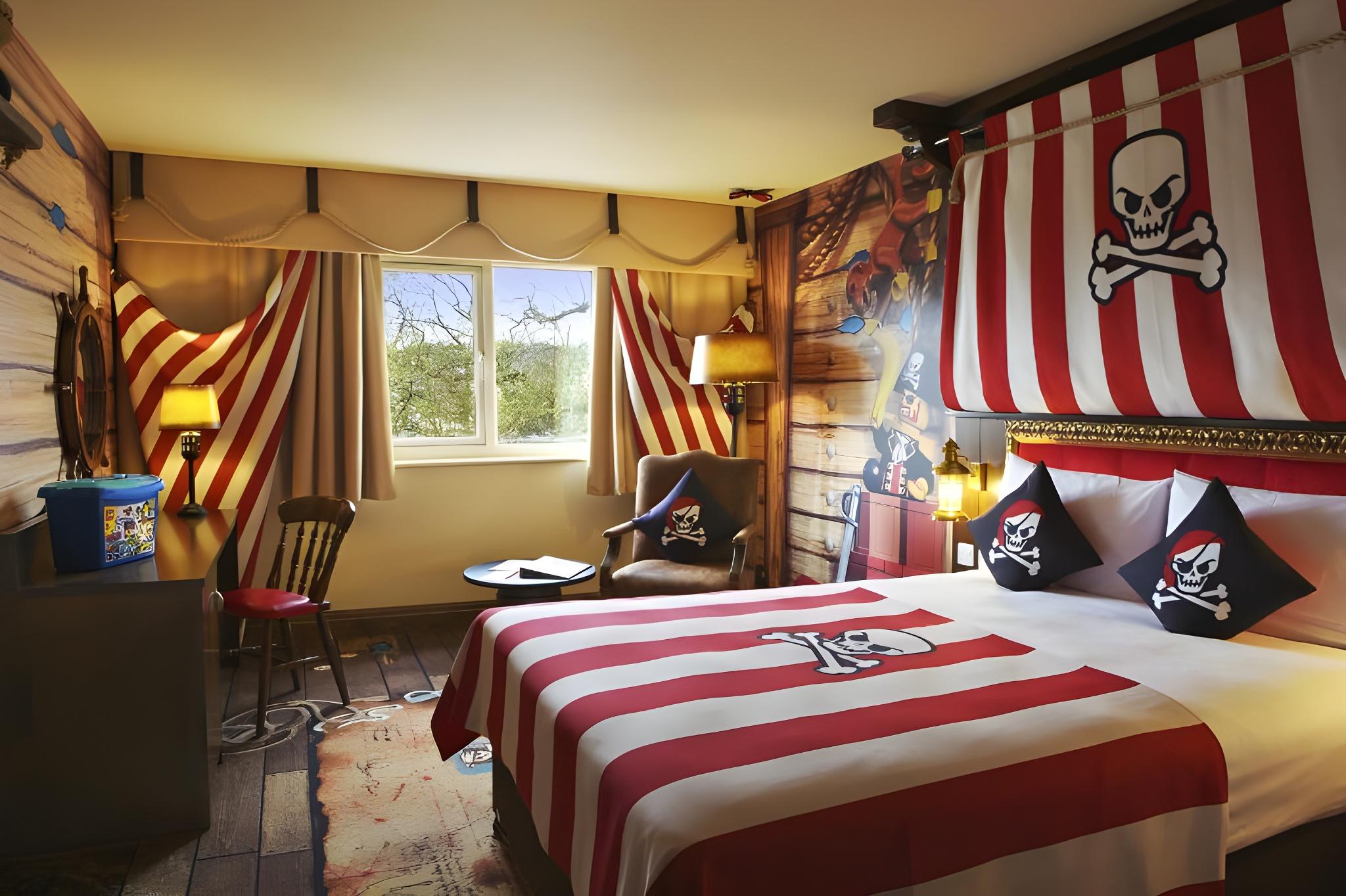 Theme, Pirate, Lake