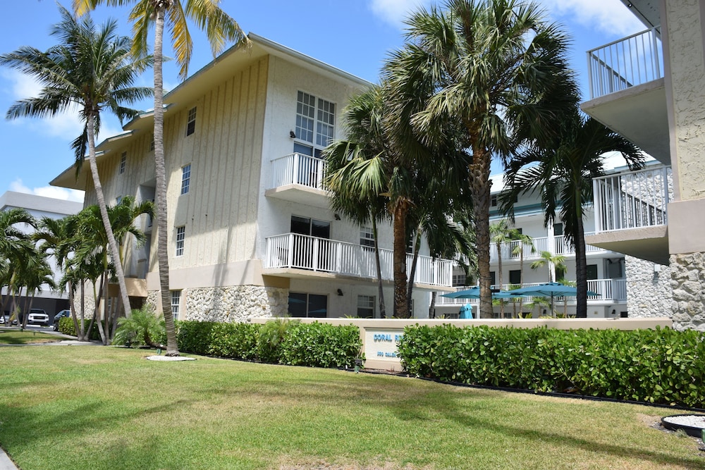 Coral Reef Suites 68/75