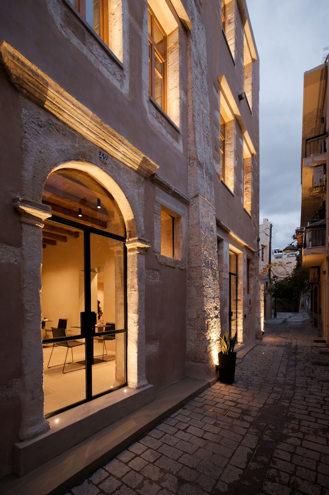 Monastery Estate House 37/47